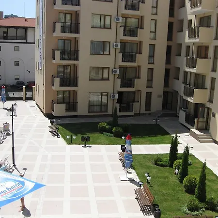 Sunny Victory Mariya Apartament *